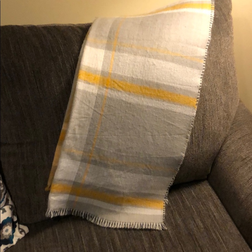 Reversible scarf